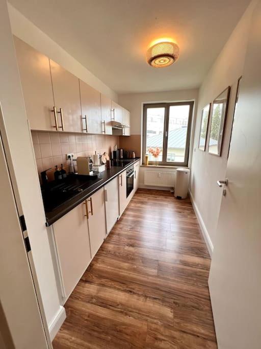 Bali Home Stylische Wohnung Mit Terrasse 쇼네펠드 외부 사진