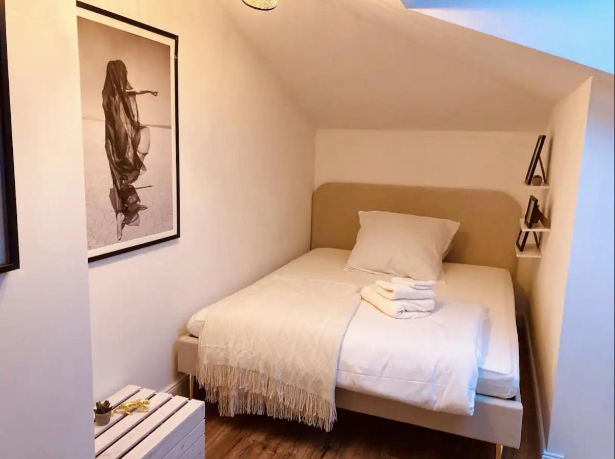 Bali Home Stylische Wohnung Mit Terrasse 쇼네펠드 외부 사진